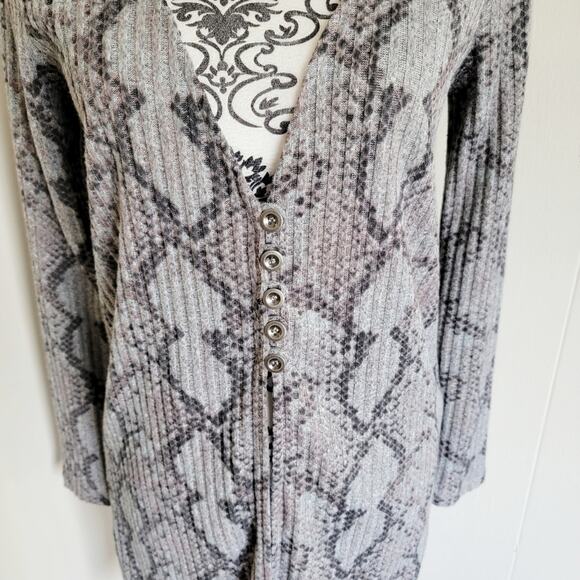 Daytrip Snakeskin Print Duster Cardigan - Picture 2 of 4